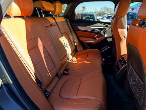 Used 2023 Jaguar F-PACE R-Dynamic S image 33