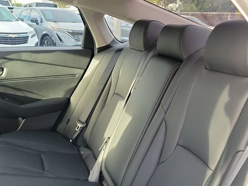 Used 2023 Honda Accord EX-L image 12