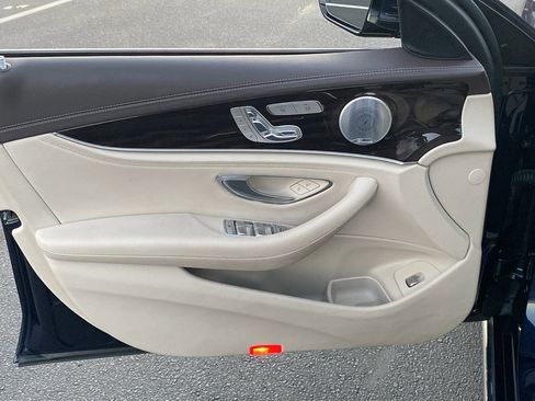 Used 2017 Mercedes-Benz E 300 image 6