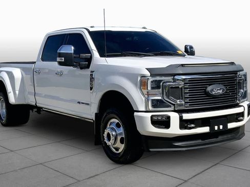 Used 2022 Ford F350 Platinum w/ FX4 Off-Road Package AWD/4WD image 3
