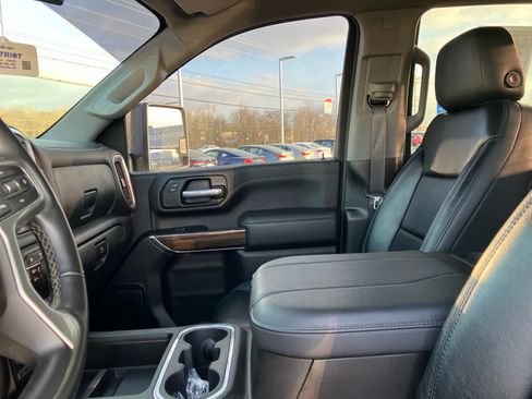 Certified 2023 Chevrolet Silverado 2500 LT w/ Convenience Package image 10