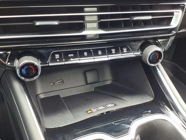 Used 2026 Chevrolet Traverse High Country w/ LPO, Floor Liner Package AWD/4WD image 26