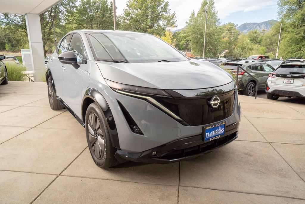 Used 2024 Nissan Ariya AWD image 2