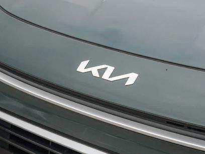 Used 2023 Kia Niro EX