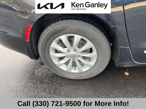 Used 2018 Chrysler Pacifica Touring-L w/ Premium Audio Group image 22