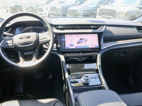 New 2026 Jeep Grand Cherokee Limited AWD/4WD image 16