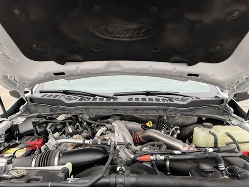 Used 2024 Ford F250 Platinum image 31