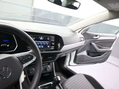 Used 2023 Volkswagen Jetta S image 38