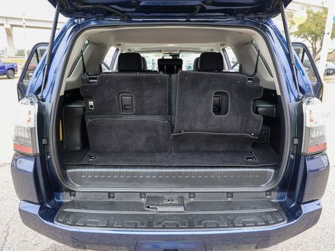 Used 2022 Toyota 4Runner SR5 Premium w/ Moonroof Package image 18