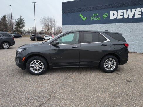 Used 2023 Chevrolet Equinox LT w/ Driver Convenience Package image 2