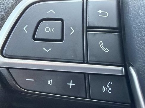 Used 2022 Toyota Highlander L FWD image 25