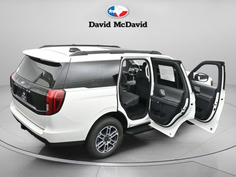 New 2025 Ford Expedition Active image 19