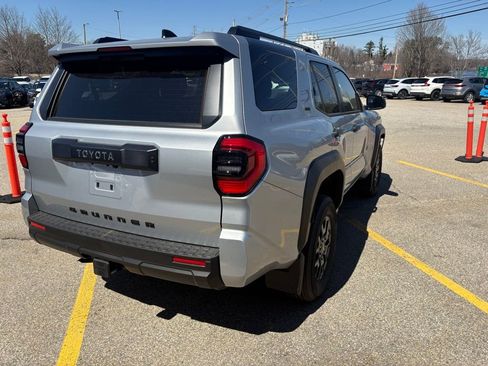 New 2026 Toyota 4Runner SR5 image 5