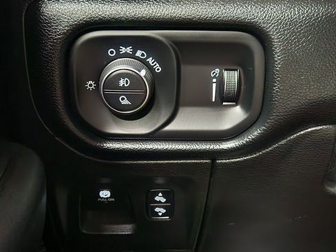 Used 2020 RAM 1500 Lone Star AWD/4WD image 46