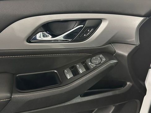 Used 2019 Chevrolet Traverse RS image 9