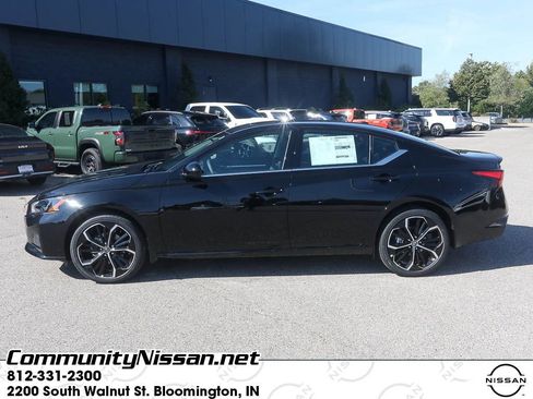 New 2025 Nissan Altima 2.5 SR w/ SR Premium Package image 3