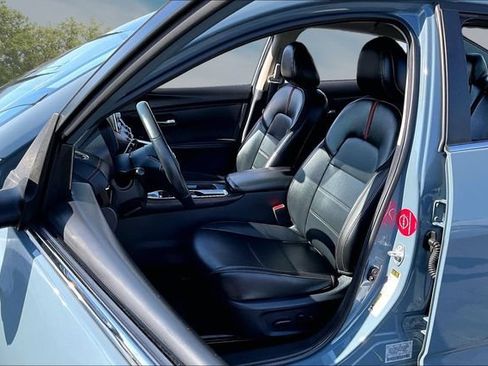 Certified 2025 Nissan Sentra SR w/ SR Premium Package FWD image 20