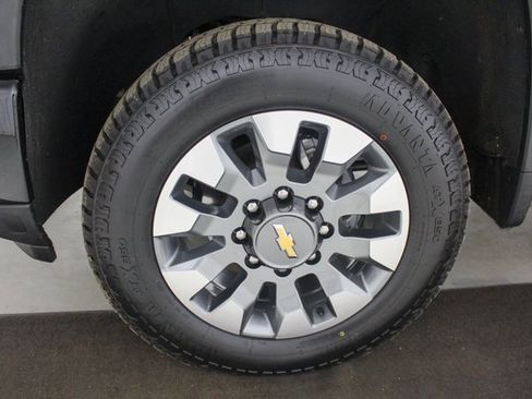 Used 2024 Chevrolet Silverado 2500 Custom w/ Custom Value Package image 20