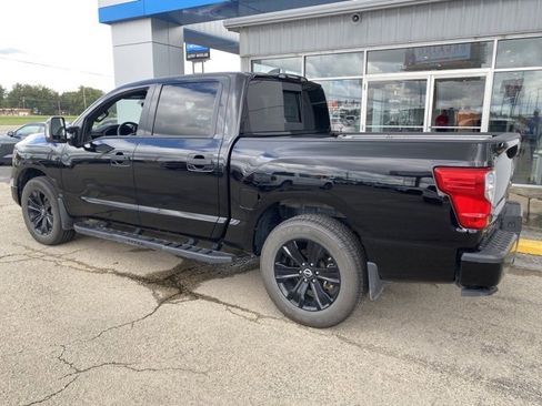 Used 2024 Nissan Titan SV w/ SV Convenience Package image 11