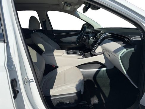 Used 2024 Hyundai Tucson Limited image 15