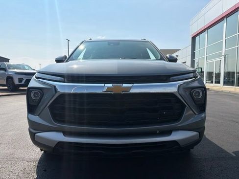 Used 2026 Chevrolet TrailBlazer LT FWD image 2