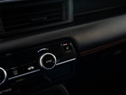 Used 2025 Honda Pilot Sport image 25