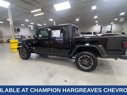 Used 2023 Jeep Gladiator Overland AWD/4WD image 7