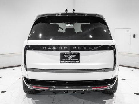 Used 2025 Land Rover Range Rover SE AWD/4WD image 8