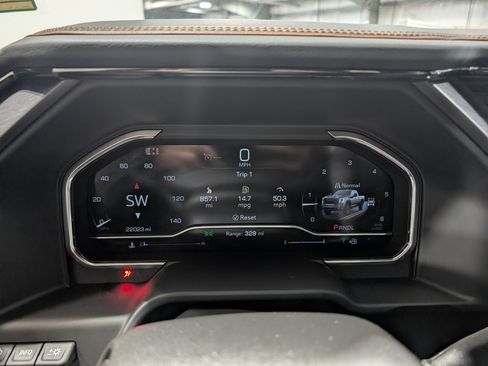Used 2025 GMC Sierra 2500 AT4 w/ AT4 Premium Plus Package AWD/4WD image 22