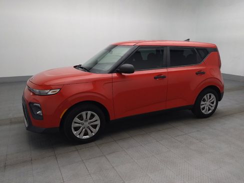 Used 2020 Kia Soul LX FWD image 2