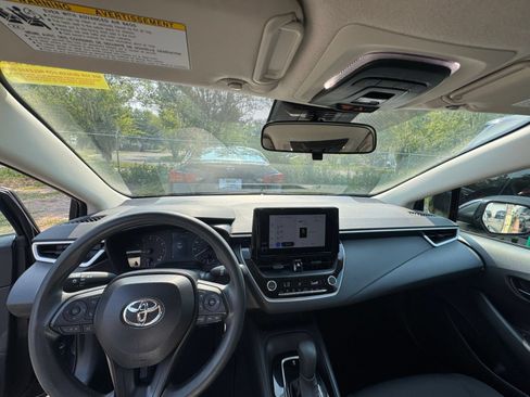 Used 2025 Toyota Corolla LE FWD image 32