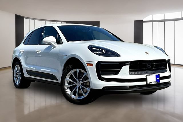 Used 2026 Porsche Macan AWD/4WD image 3