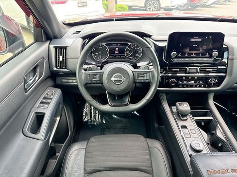 Used 2025 Nissan Pathfinder Rock Creek AWD/4WD image 11