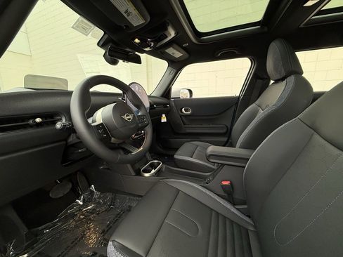 New 2025 MINI Cooper S image 4