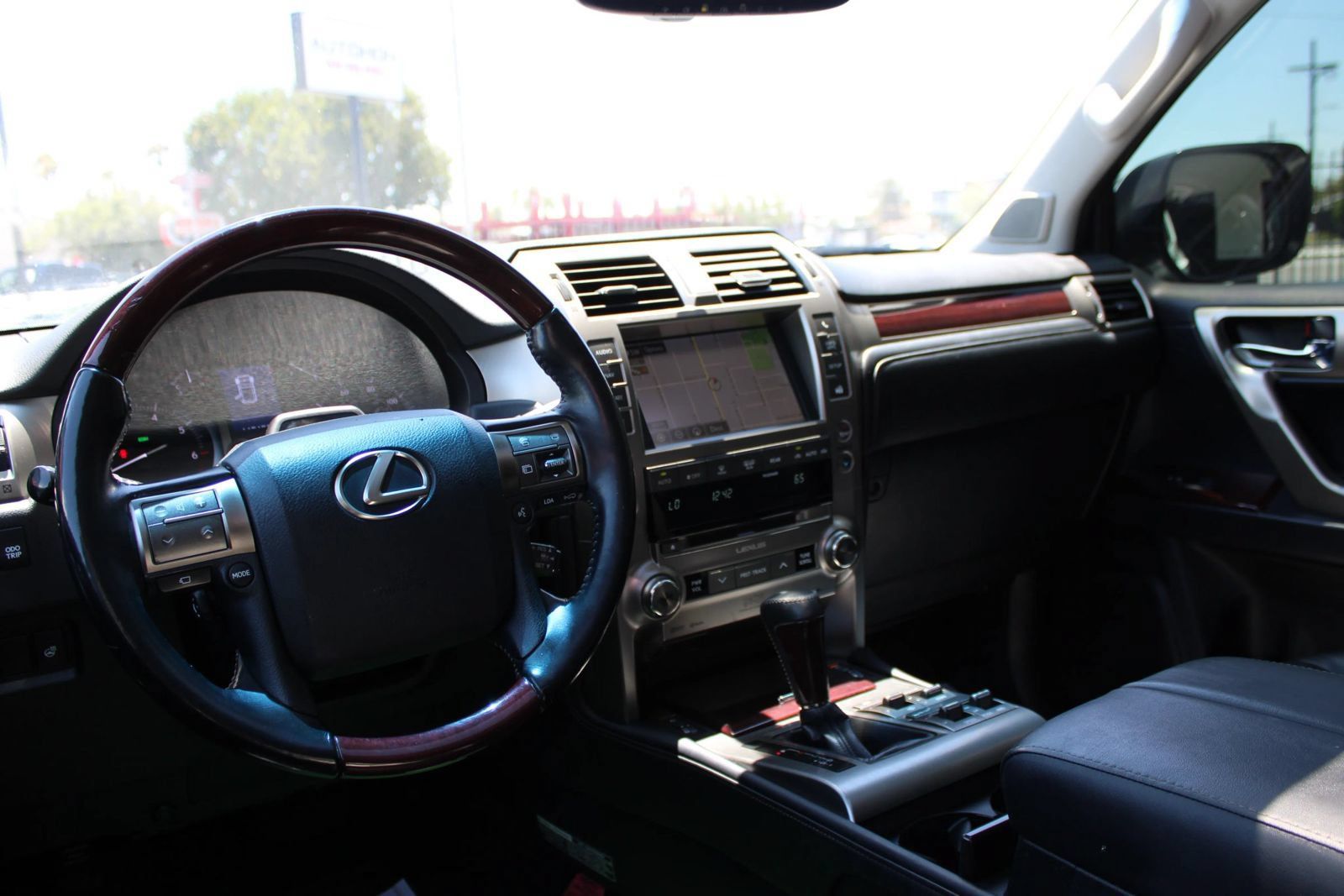Used 2018 Lexus GX 460 Luxury AWD/4WD image 26