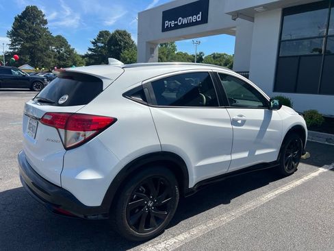 Used 2022 Honda HR-V Sport image 3