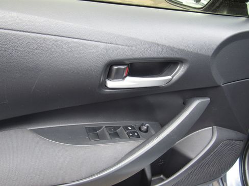 Used 2020 Toyota Corolla LE image 13