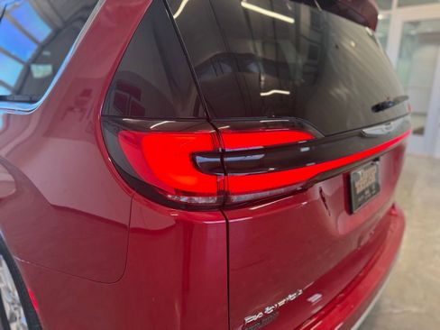 New 2026 Chrysler Pacifica Select image 32