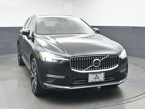 Used 2023 Volvo XC60 B6 Ultimate w/ Climate Package AWD/4WD image 2