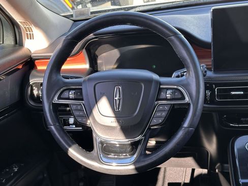 Used 2022 Lincoln Nautilus Reserve w/ Monochromatic Package image 18