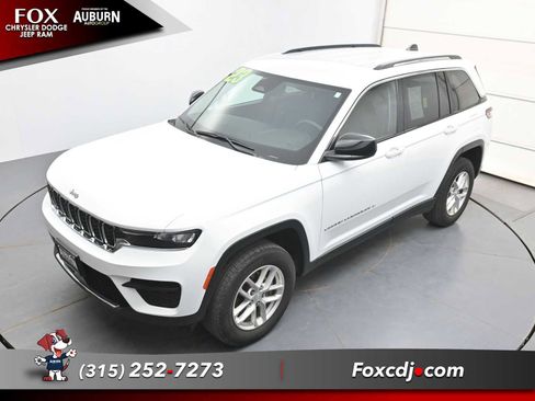 Used 2023 Jeep Grand Cherokee Laredo w/ Luxury Tech Group I AWD/4WD image 27