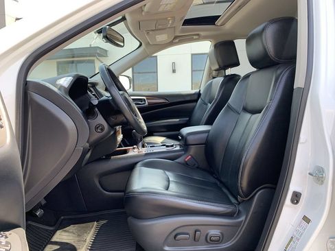 Used 2018 Nissan Pathfinder Platinum AWD/4WD image 28