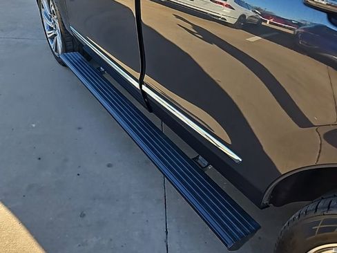 Used 2023 Lincoln Navigator Reserve AWD/4WD image 10