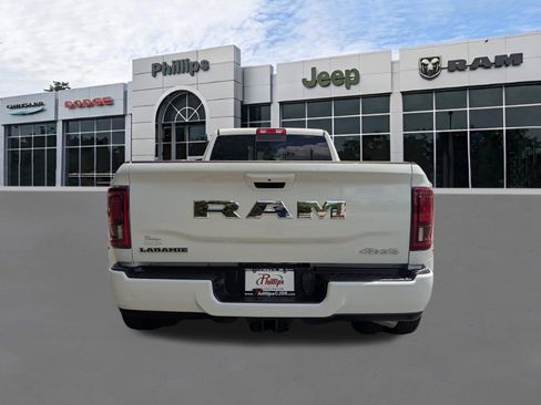 Used 2025 RAM 3500 Laramie AWD/4WD image 4
