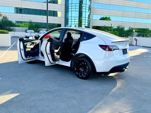 Used 2020 Tesla Model Y Long Range AWD/4WD image 57