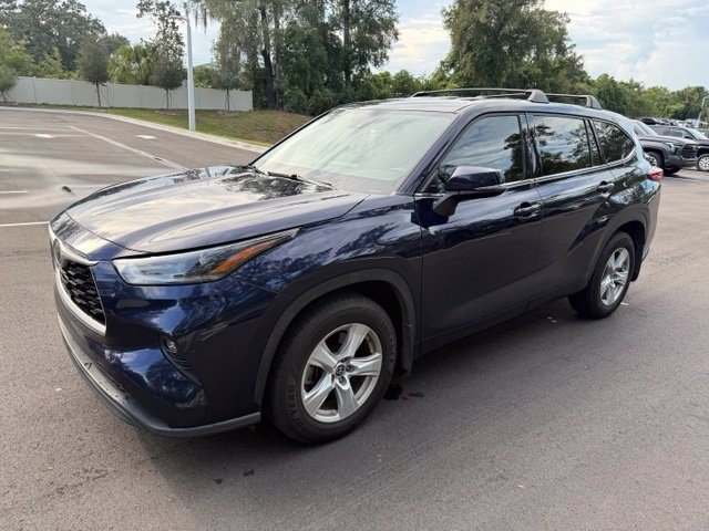 Used 2021 Toyota Highlander LE FWD image 1