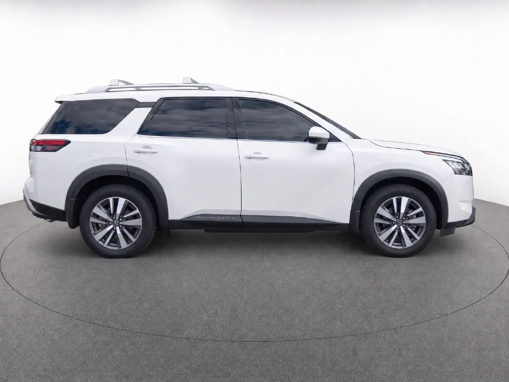 Used 2024 Nissan Pathfinder SL AWD/4WD image 7