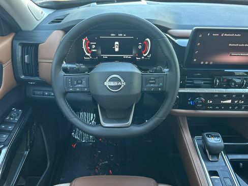 New 2026 Nissan Pathfinder Platinum AWD/4WD image 17