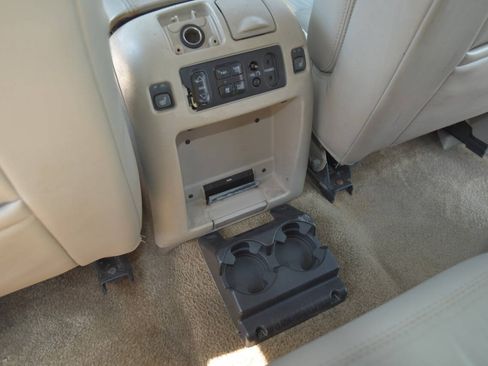 Used 2002 Cadillac Escalade AWD image 21