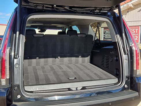 Used 2019 Cadillac Escalade ESV Luxury image 6